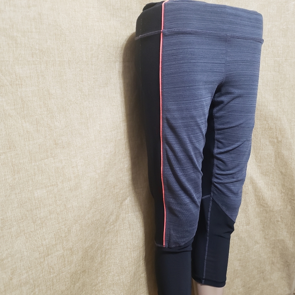 Zella Size S/P Capri Leggings - Picture 5 of 11